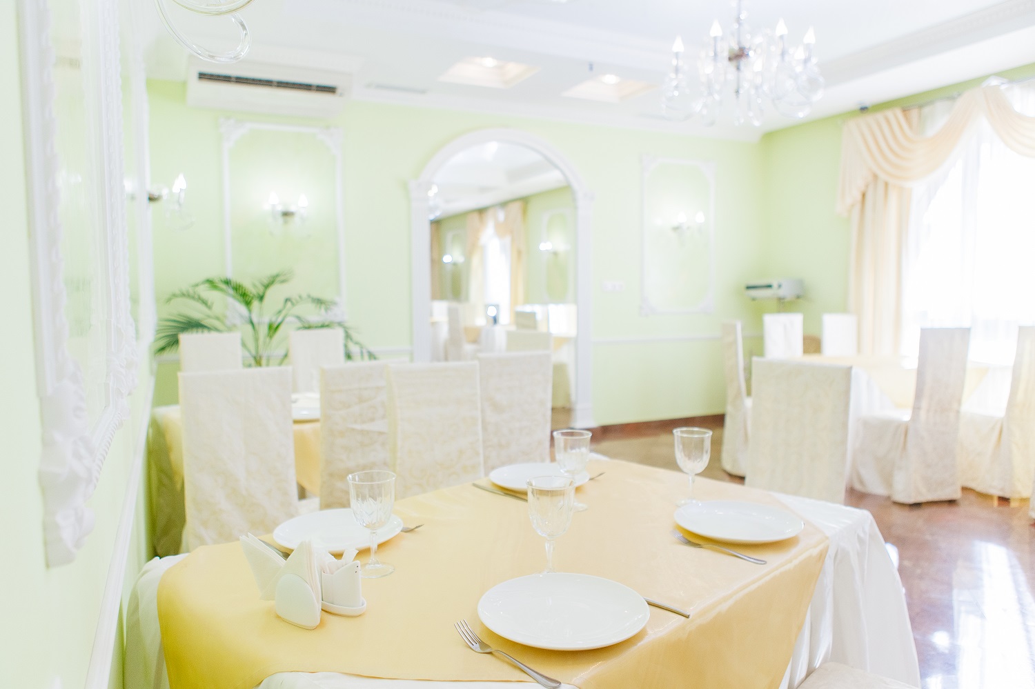вид помещения для мероприятия Рестораны Банкетный зал «Кипарис» на 130 номеров Краснодара